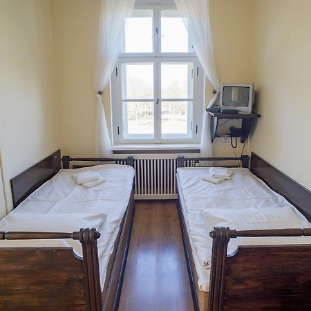 Palac Kobylniki Hotell Obrzycko Exteriör bild