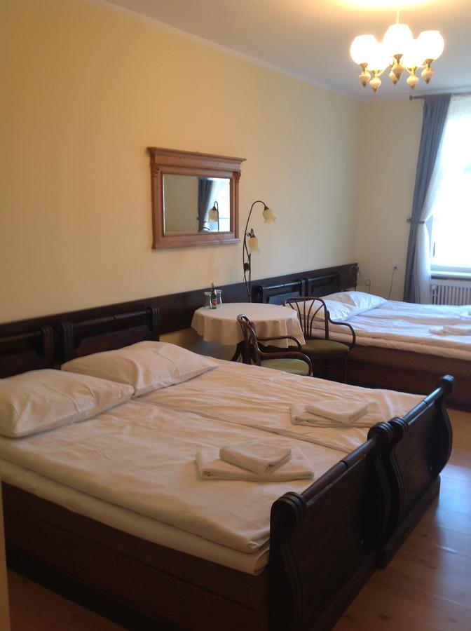 Palac Kobylniki Hotell Obrzycko Exteriör bild