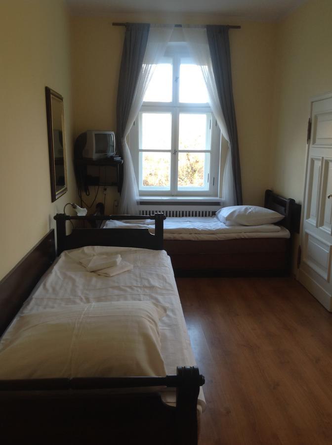 Palac Kobylniki Hotell Obrzycko Exteriör bild