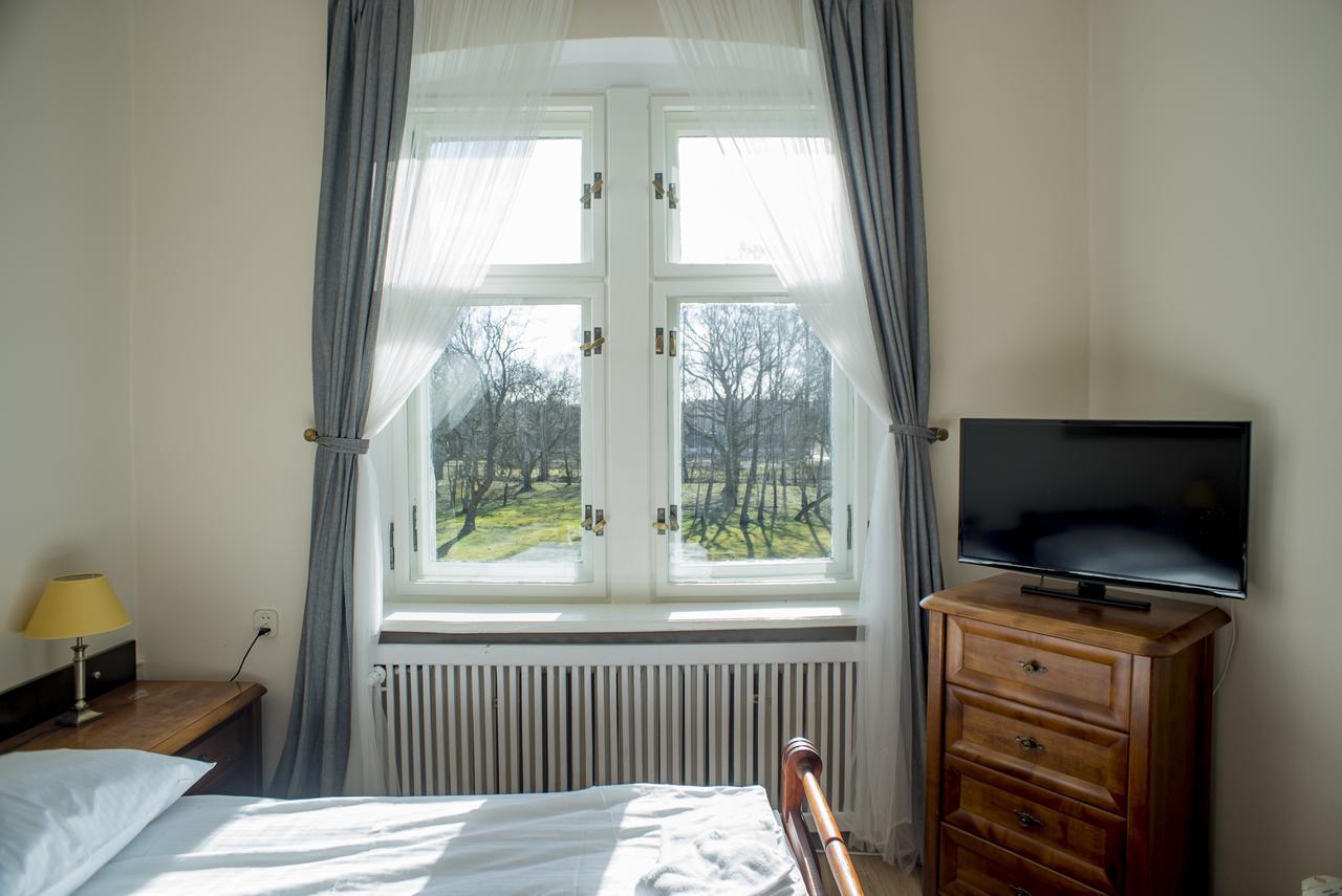 Palac Kobylniki Hotell Obrzycko Exteriör bild