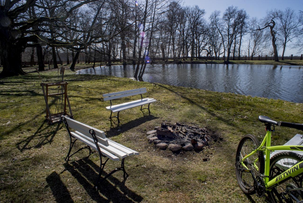 Palac Kobylniki Hotell Obrzycko Exteriör bild